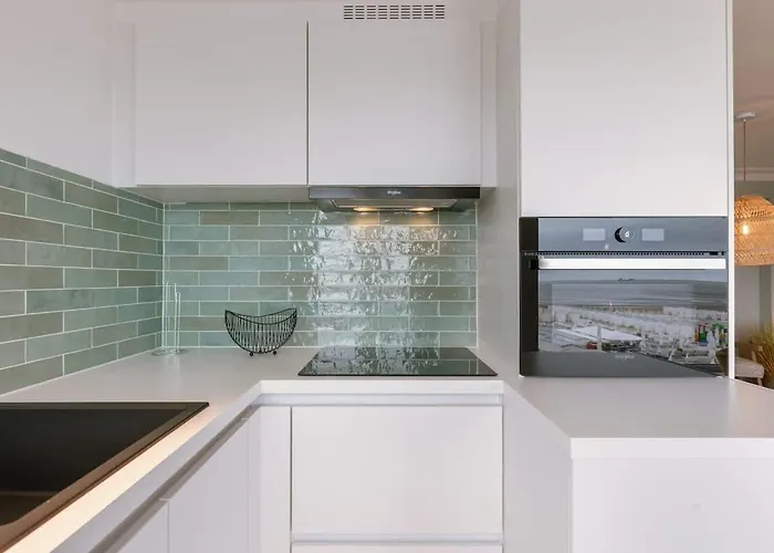 Apartment Casiola - Bright & Stylish Near With Sea View *